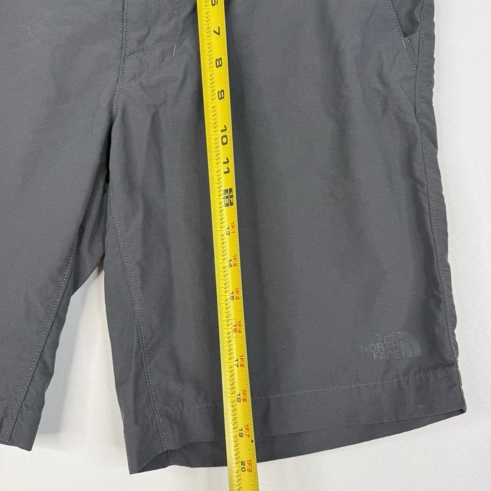 The North Face Men's Gray Cargo Shorts Size 32 Regular Fit Outdoor Hiking